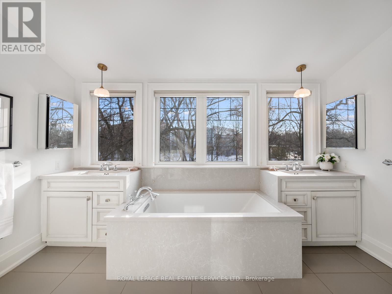 387 Kennedy Avenue, Toronto, Ontario  M6P 3C5 - Photo 33 - W12841080