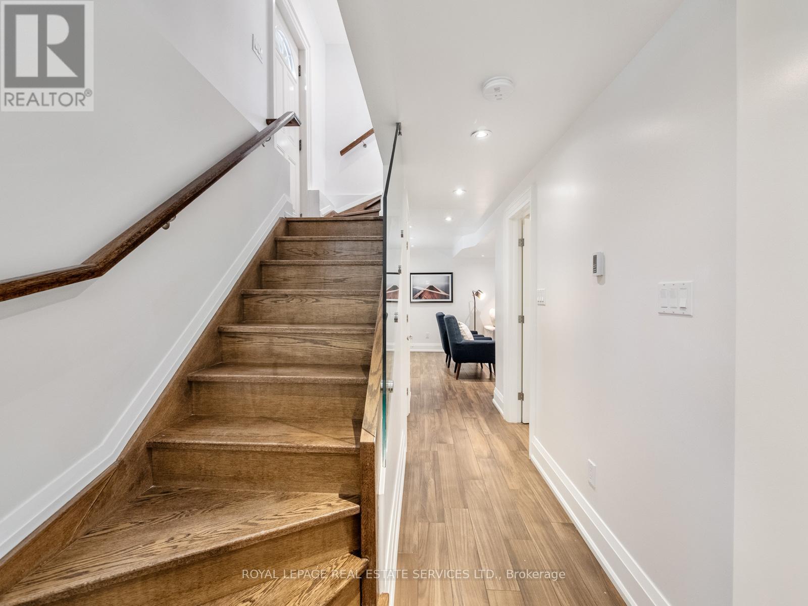 387 Kennedy Avenue, Toronto, Ontario  M6P 3C5 - Photo 35 - W12841080