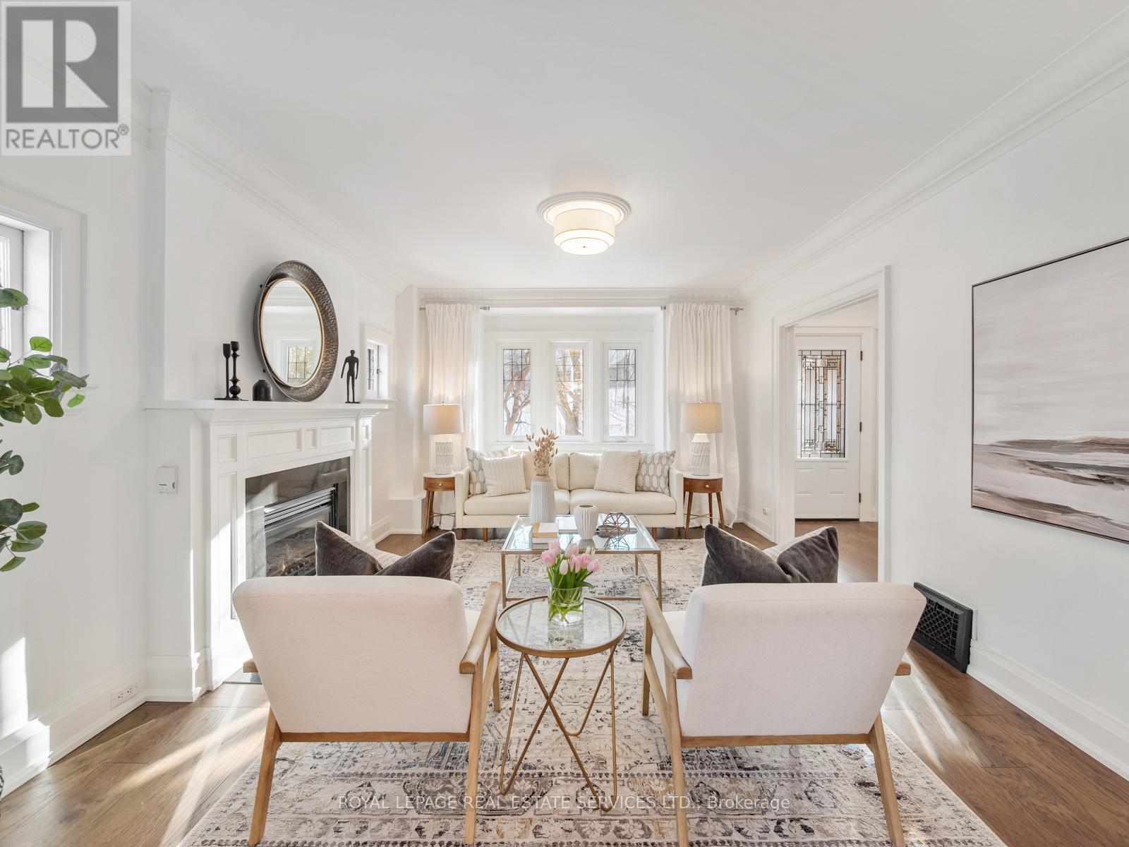 387 Kennedy Avenue, Toronto, Ontario  M6P 3C5 - Photo 9 - W12841080