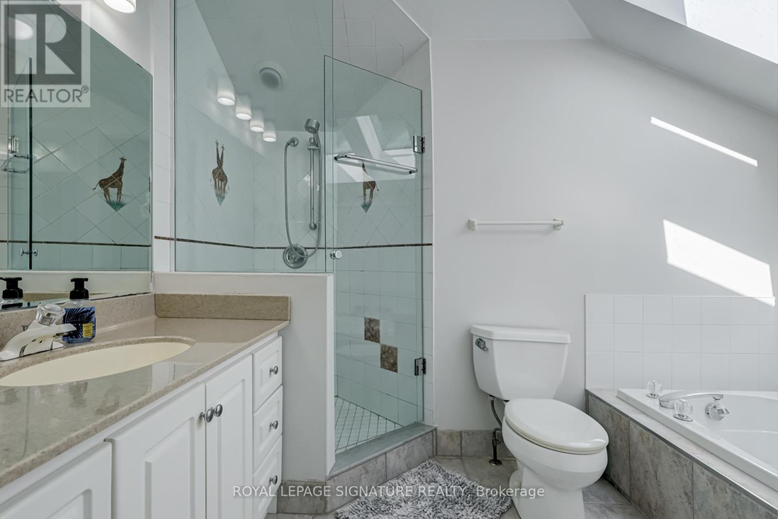 383 Maplehurst Avenue, Oakville, Ontario  L6L 4Y3 - Photo 15 - W12841092