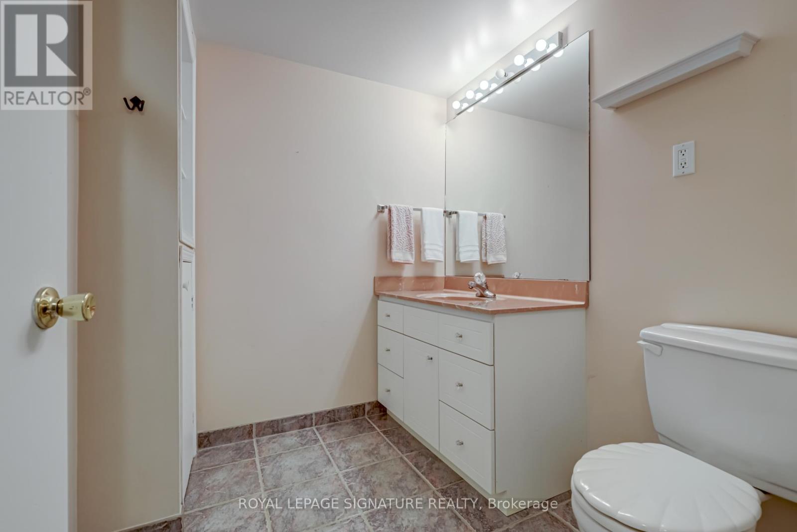 383 Maplehurst Avenue, Oakville, Ontario  L6L 4Y3 - Photo 27 - W12841092