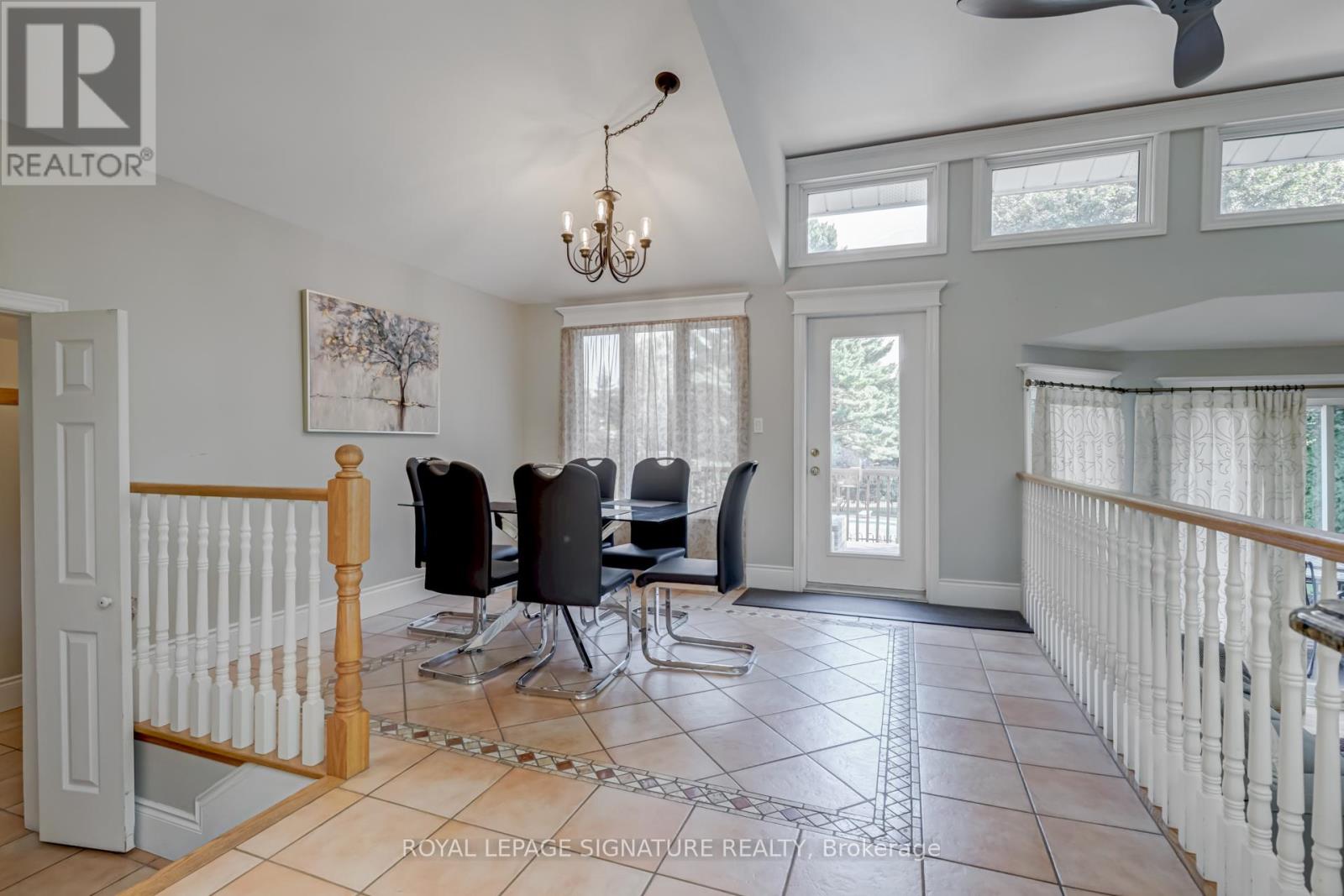 383 Maplehurst Avenue, Oakville, Ontario  L6L 4Y3 - Photo 9 - W12841092