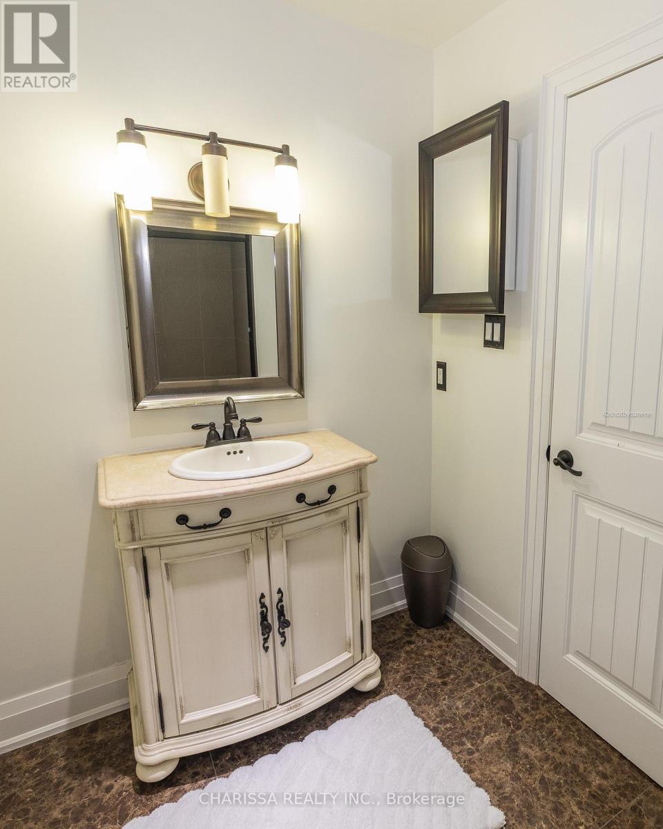 60 Belvedere Drive, Oakville, Ontario  L6L 4B6 - Photo 30 - W12841118