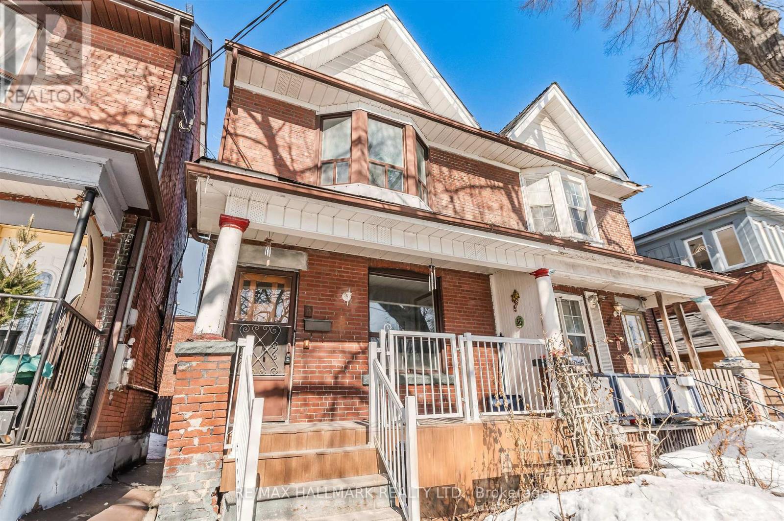 4 Irene Avenue, Toronto, Ontario  M6G 1M6 - Photo 1 - W12841124