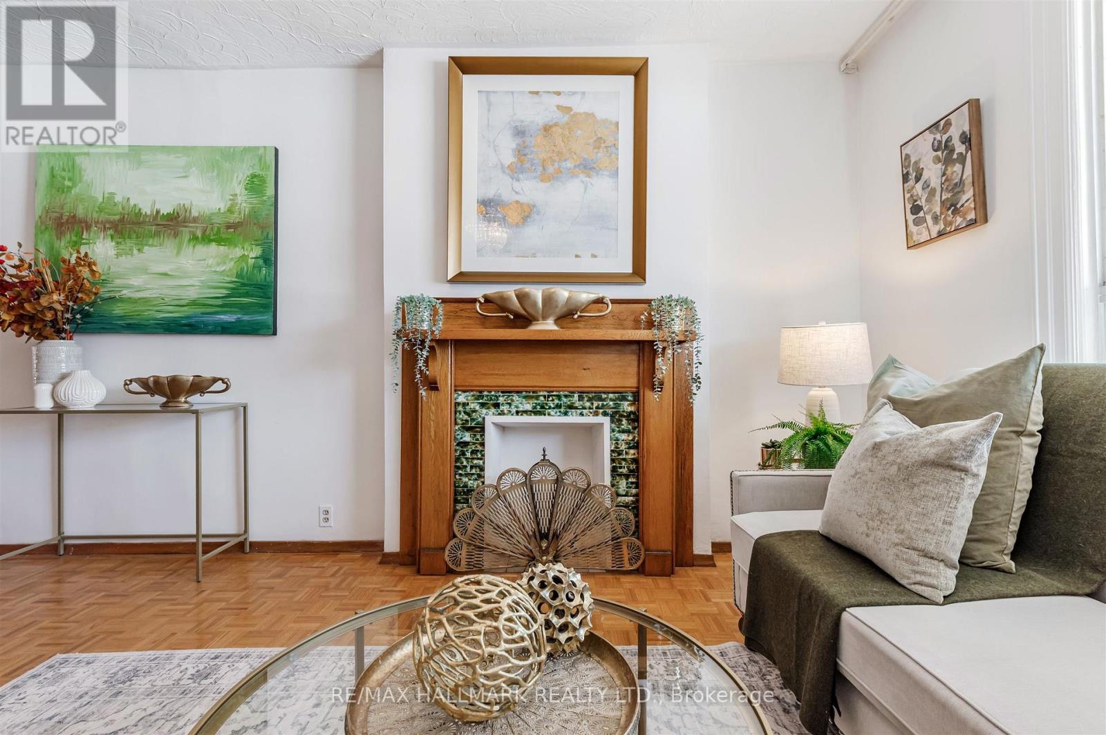 4 Irene Avenue, Toronto, Ontario  M6G 1M6 - Photo 12 - W12841124