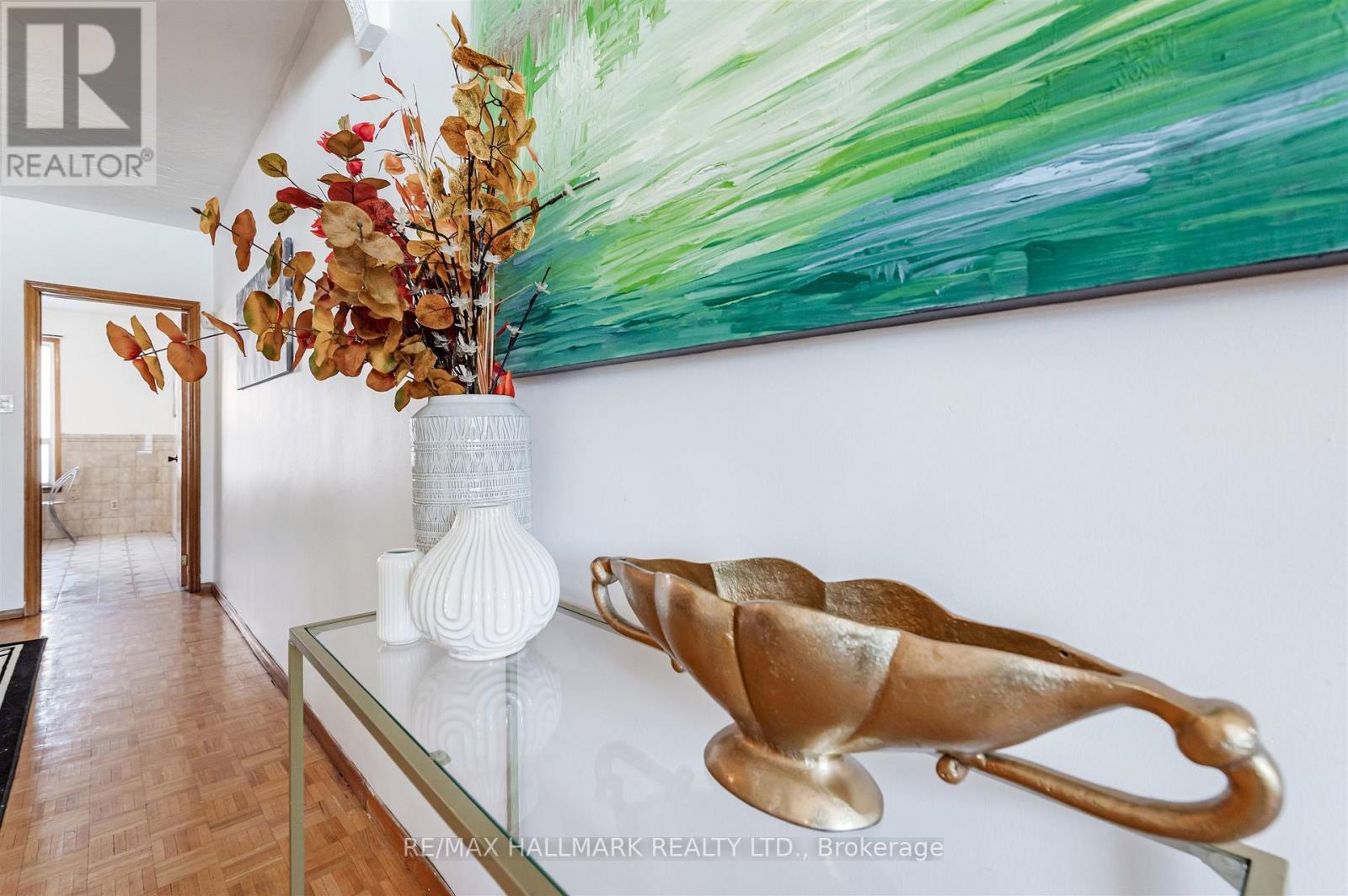 4 Irene Avenue, Toronto, Ontario  M6G 1M6 - Photo 13 - W12841124