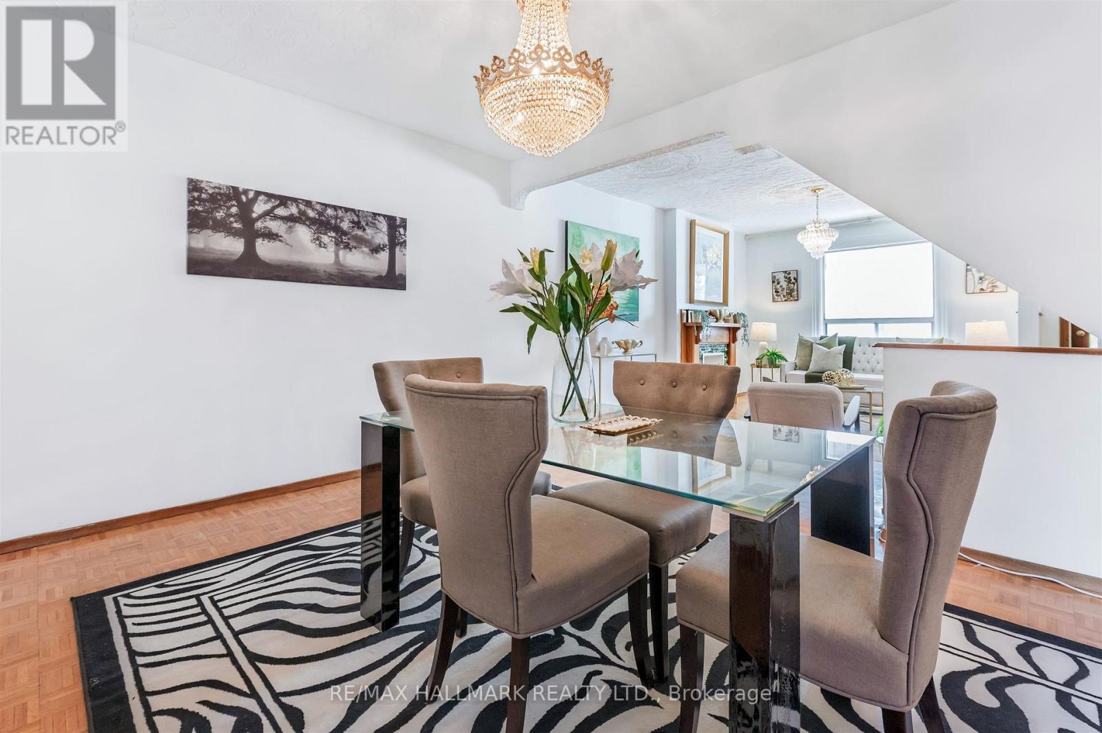 4 Irene Avenue, Toronto, Ontario  M6G 1M6 - Photo 15 - W12841124