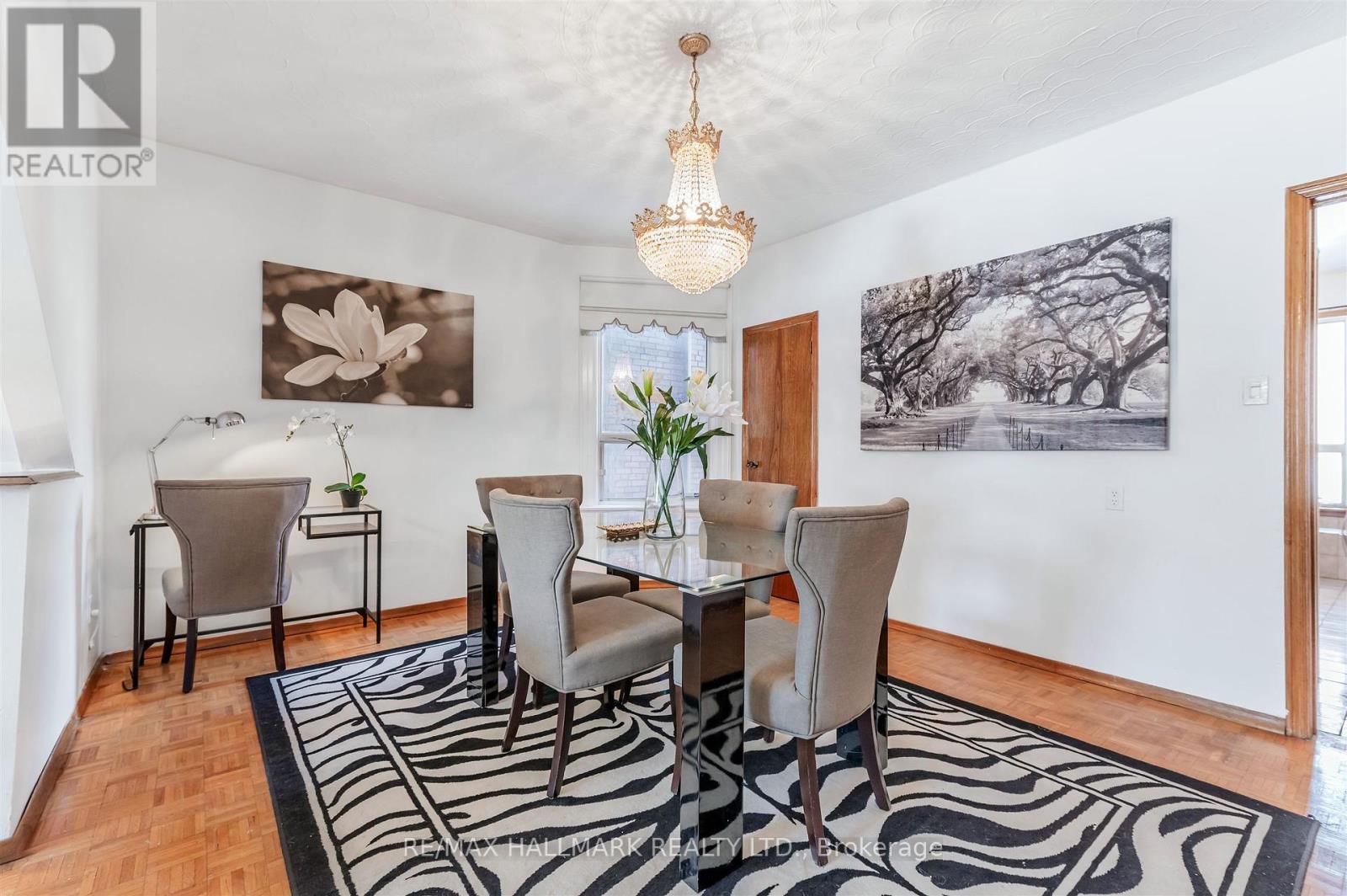 4 Irene Avenue, Toronto, Ontario  M6G 1M6 - Photo 16 - W12841124