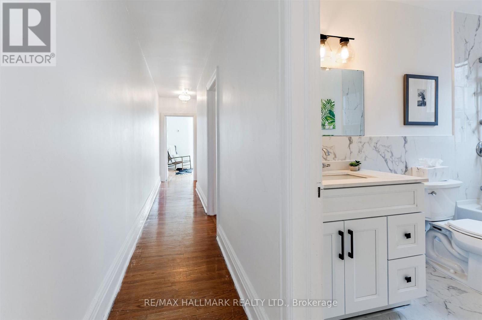 4 Irene Avenue, Toronto, Ontario  M6G 1M6 - Photo 23 - W12841124