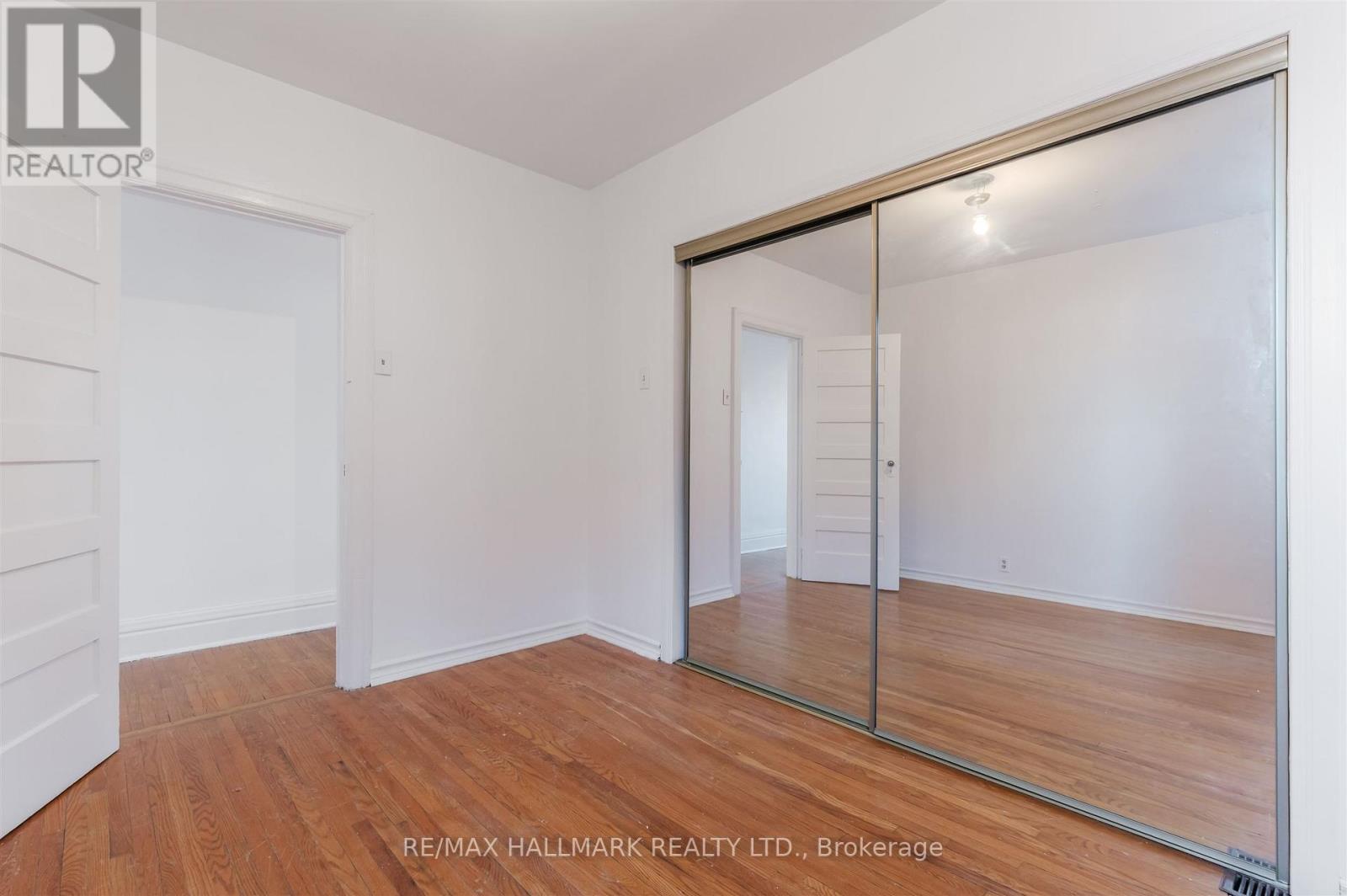 4 Irene Avenue, Toronto, Ontario  M6G 1M6 - Photo 31 - W12841124