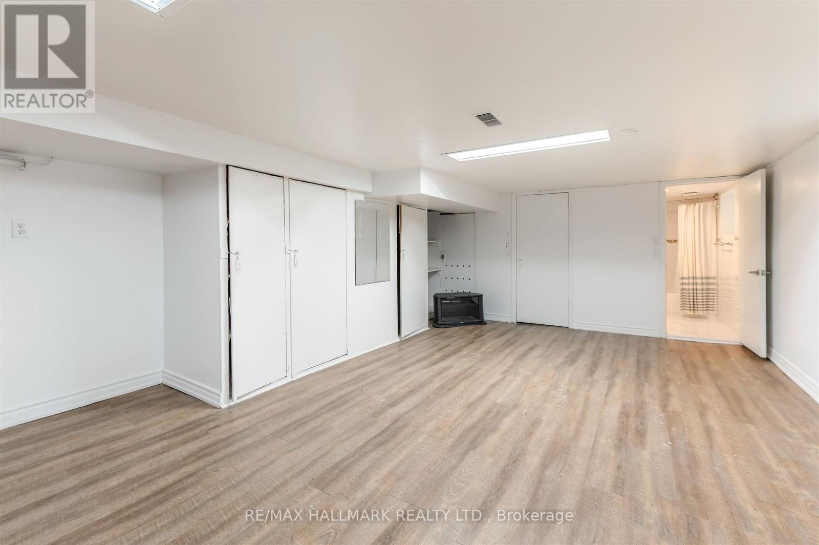 4 Irene Avenue, Toronto, Ontario  M6G 1M6 - Photo 35 - W12841124