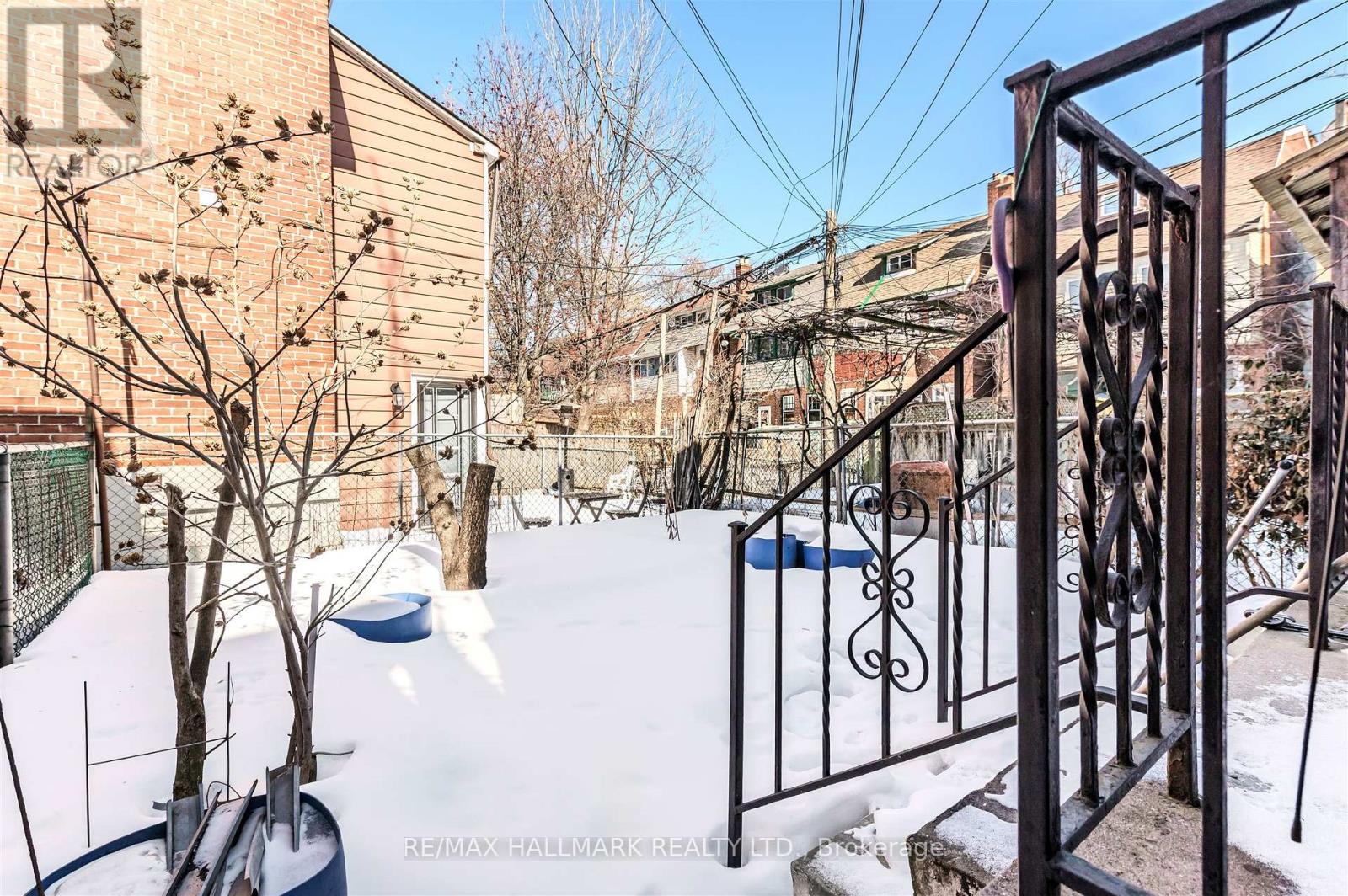4 Irene Avenue, Toronto, Ontario  M6G 1M6 - Photo 39 - W12841124