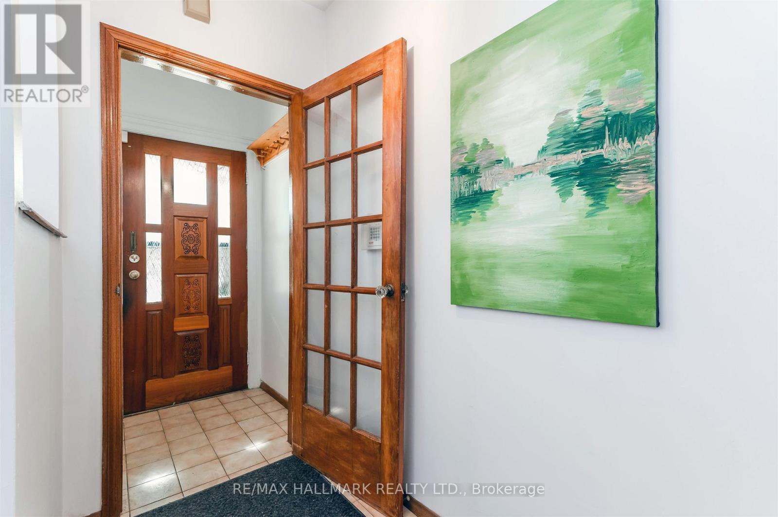 4 Irene Avenue, Toronto, Ontario  M6G 1M6 - Photo 4 - W12841124