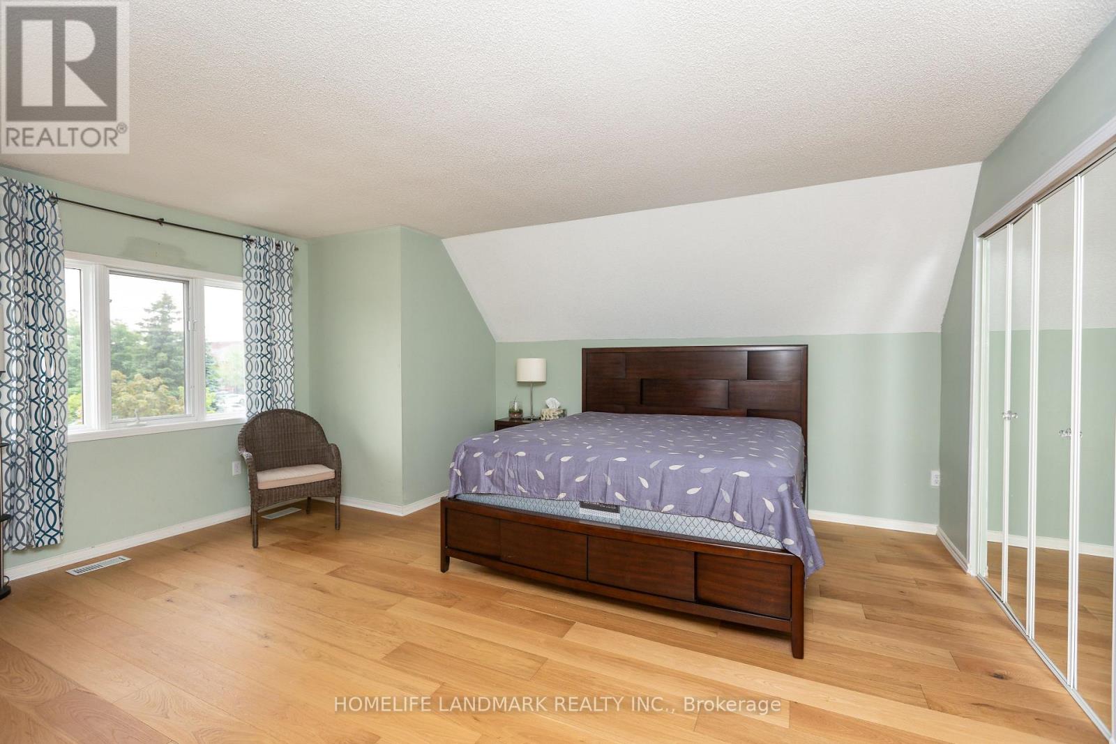 5722 Greensboro Drive, Mississauga, Ontario  L5M 5T7 - Photo 17 - W12841146