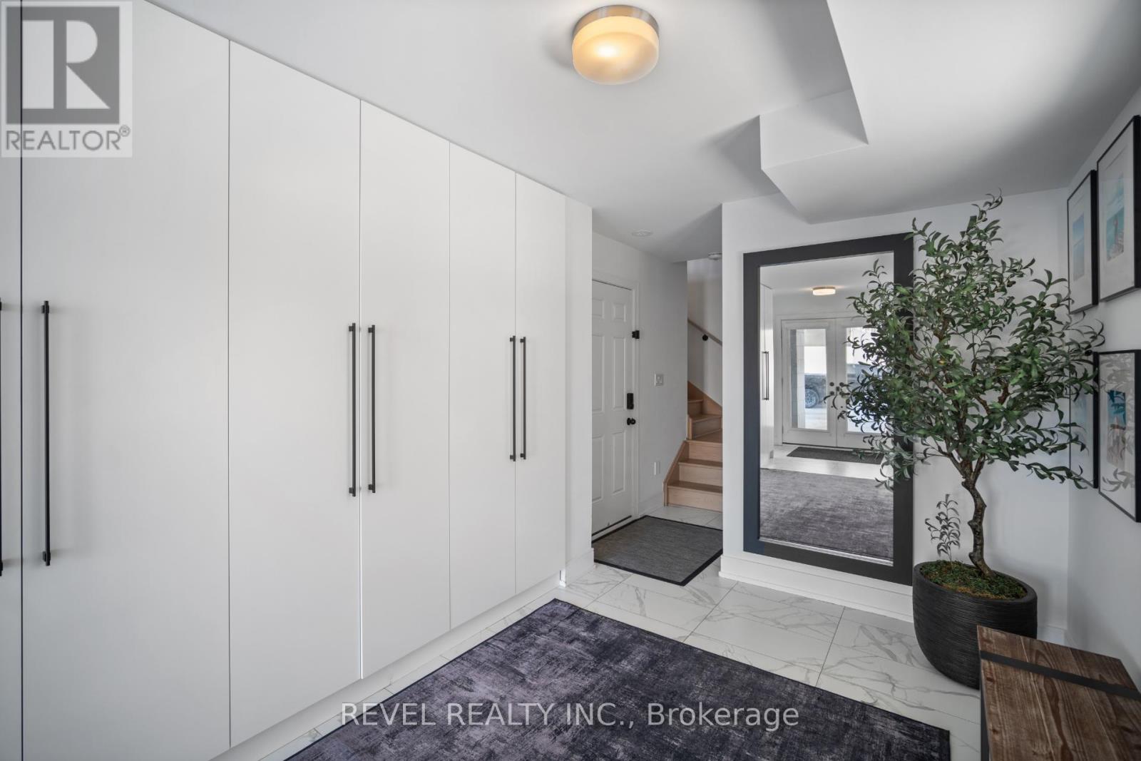 1417 Clarriage Court, Milton, Ontario  L9E 1L6 - Photo 4 - W12841184