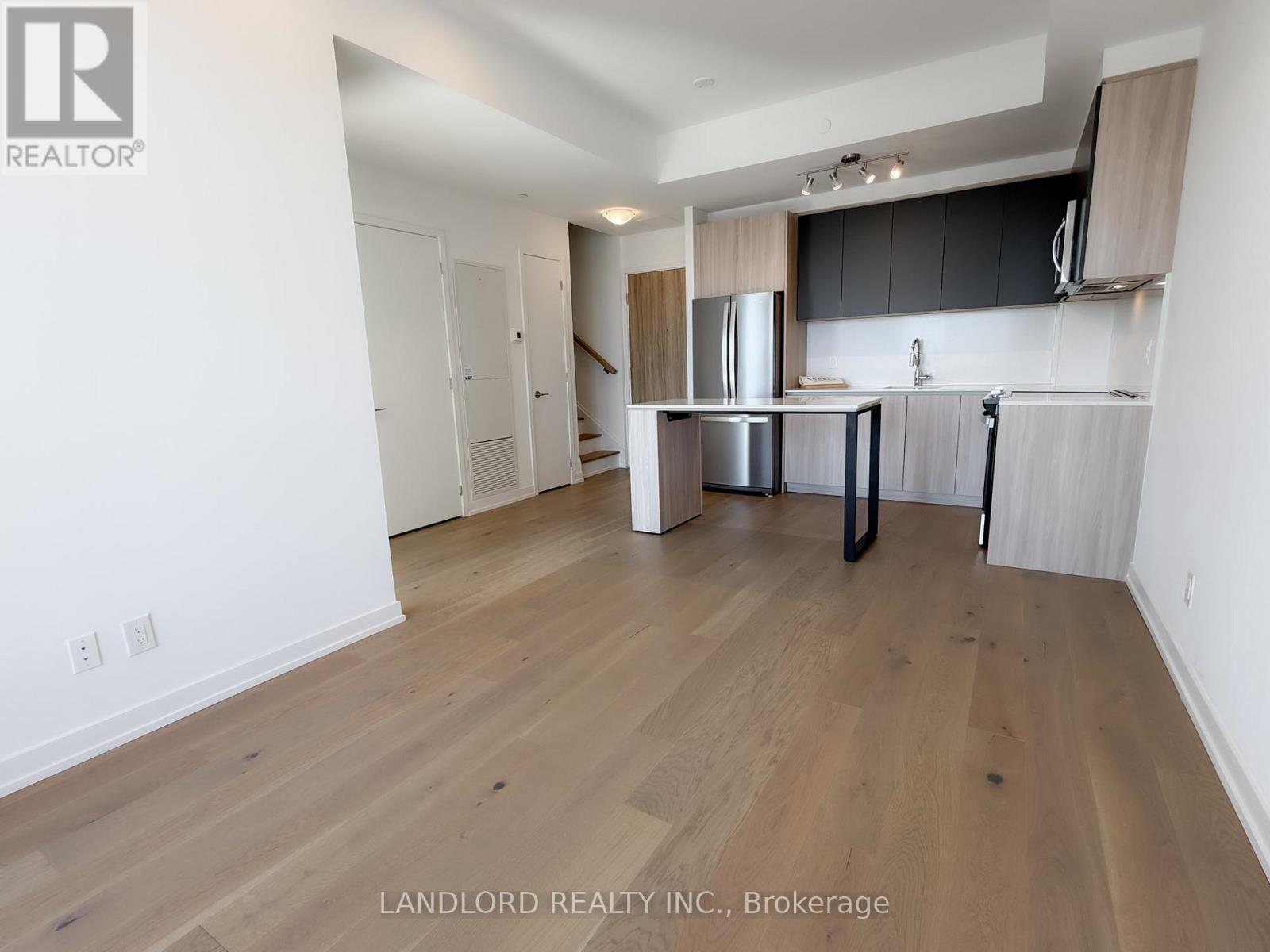 1207 - 3100 Keele Street, Toronto, Ontario  M3M 0E1 - Photo 4 - W12841222