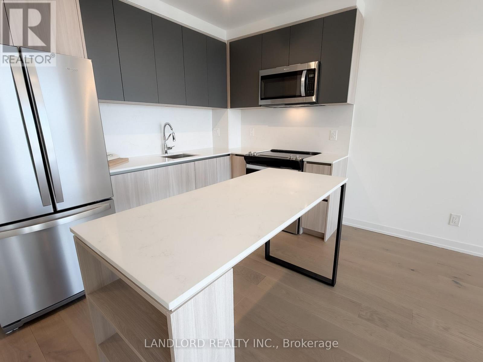 1207 - 3100 Keele Street, Toronto, Ontario  M3M 0E1 - Photo 6 - W12841222