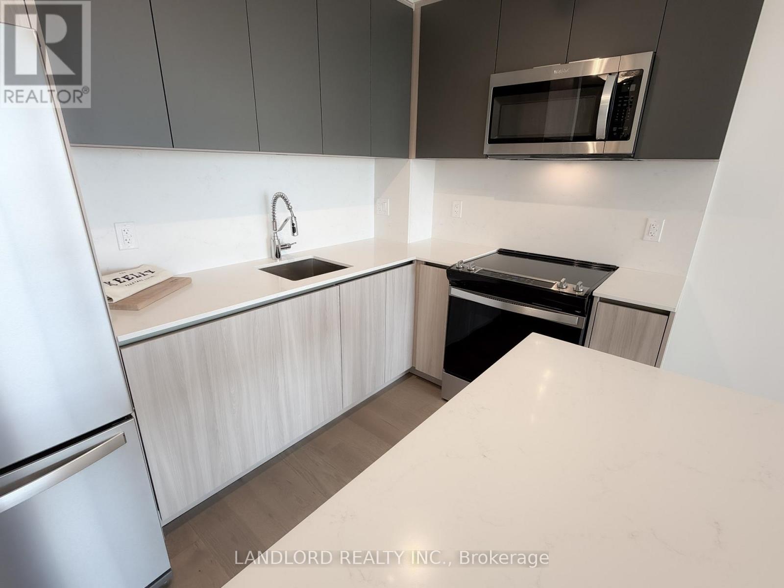 1207 - 3100 Keele Street, Toronto, Ontario  M3M 0E1 - Photo 7 - W12841222