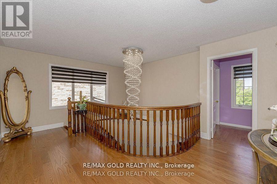 28 Crocker Drive, Brampton, Ontario  L6P 1M8 - Photo 19 - W12841240