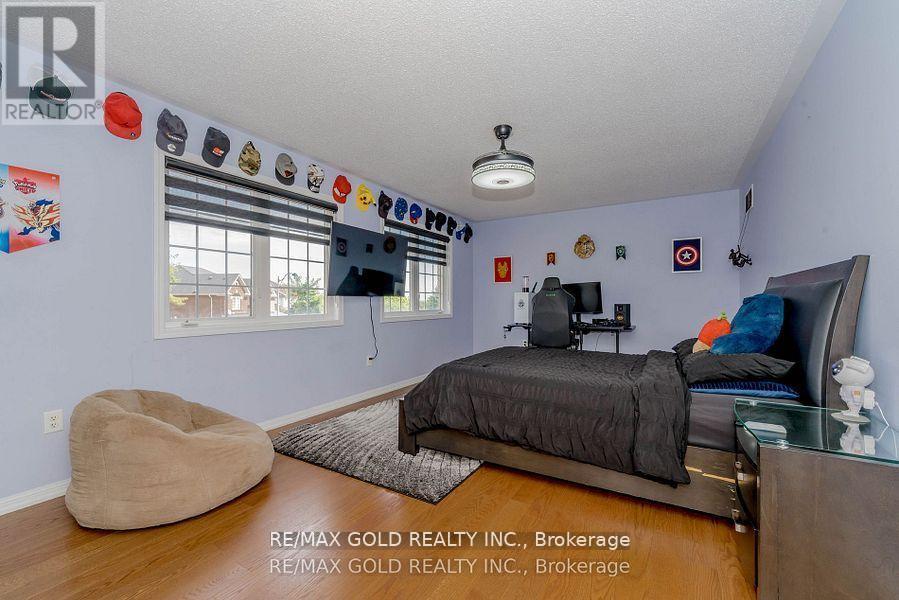 28 Crocker Drive, Brampton, Ontario  L6P 1M8 - Photo 22 - W12841240