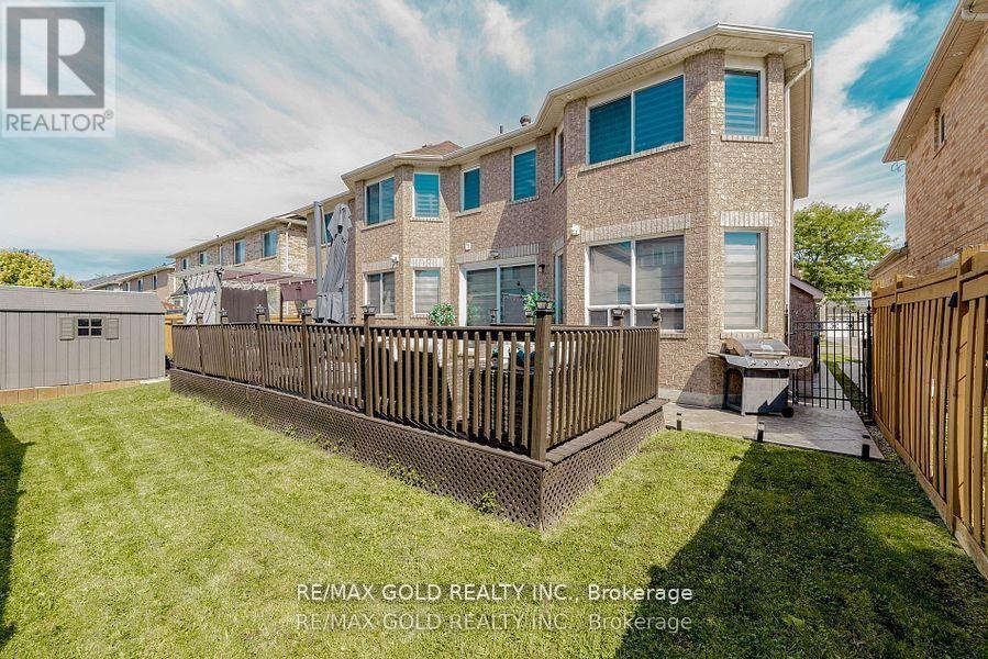 28 Crocker Drive, Brampton, Ontario  L6P 1M8 - Photo 36 - W12841240