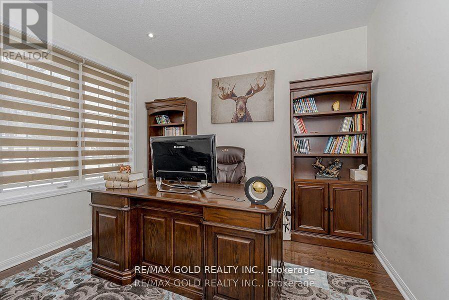 28 Crocker Drive, Brampton, Ontario  L6P 1M8 - Photo 7 - W12841240