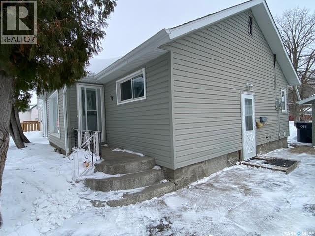 71 Elizabeth Avenue, Yorkton, Saskatchewan  S3N 2E1 - Photo 4 - SK029636