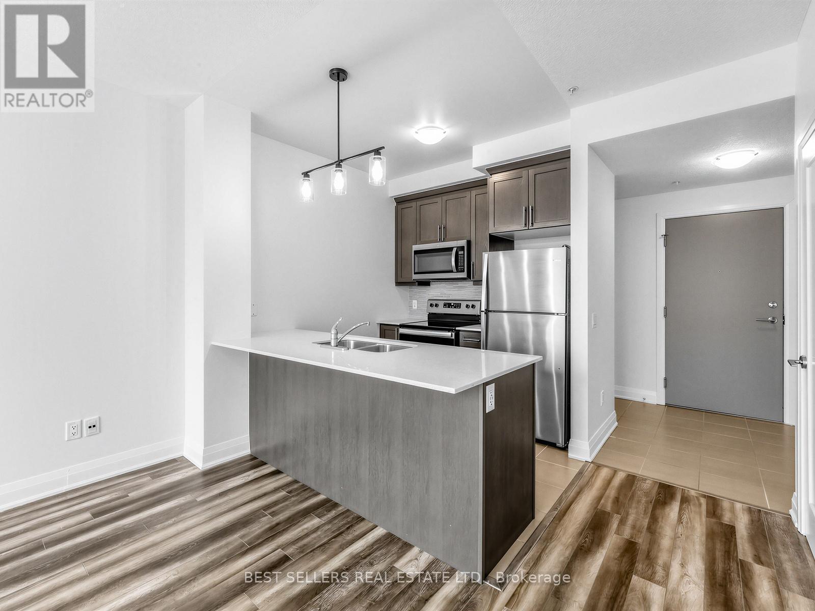 220 - 16 Concord Place, Grimsby, Ontario  L3M 0J1 - Photo 12 - X12841142