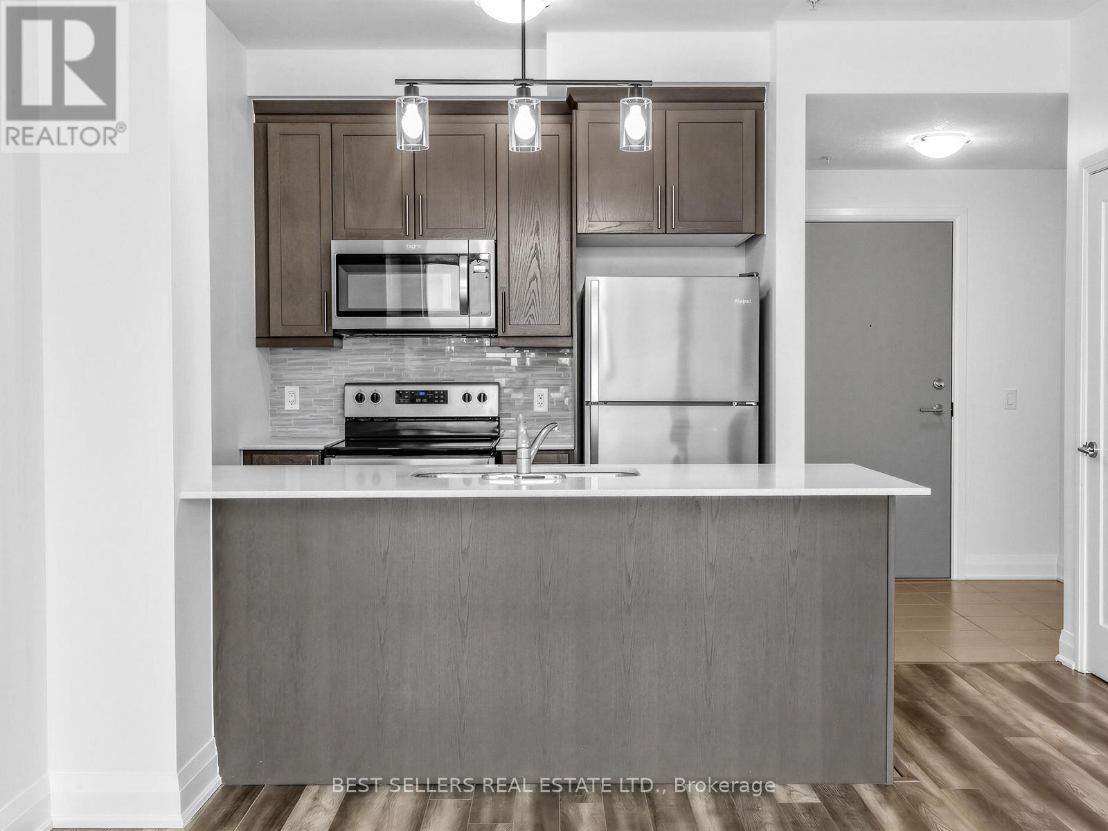 220 - 16 Concord Place, Grimsby, Ontario  L3M 0J1 - Photo 14 - X12841142