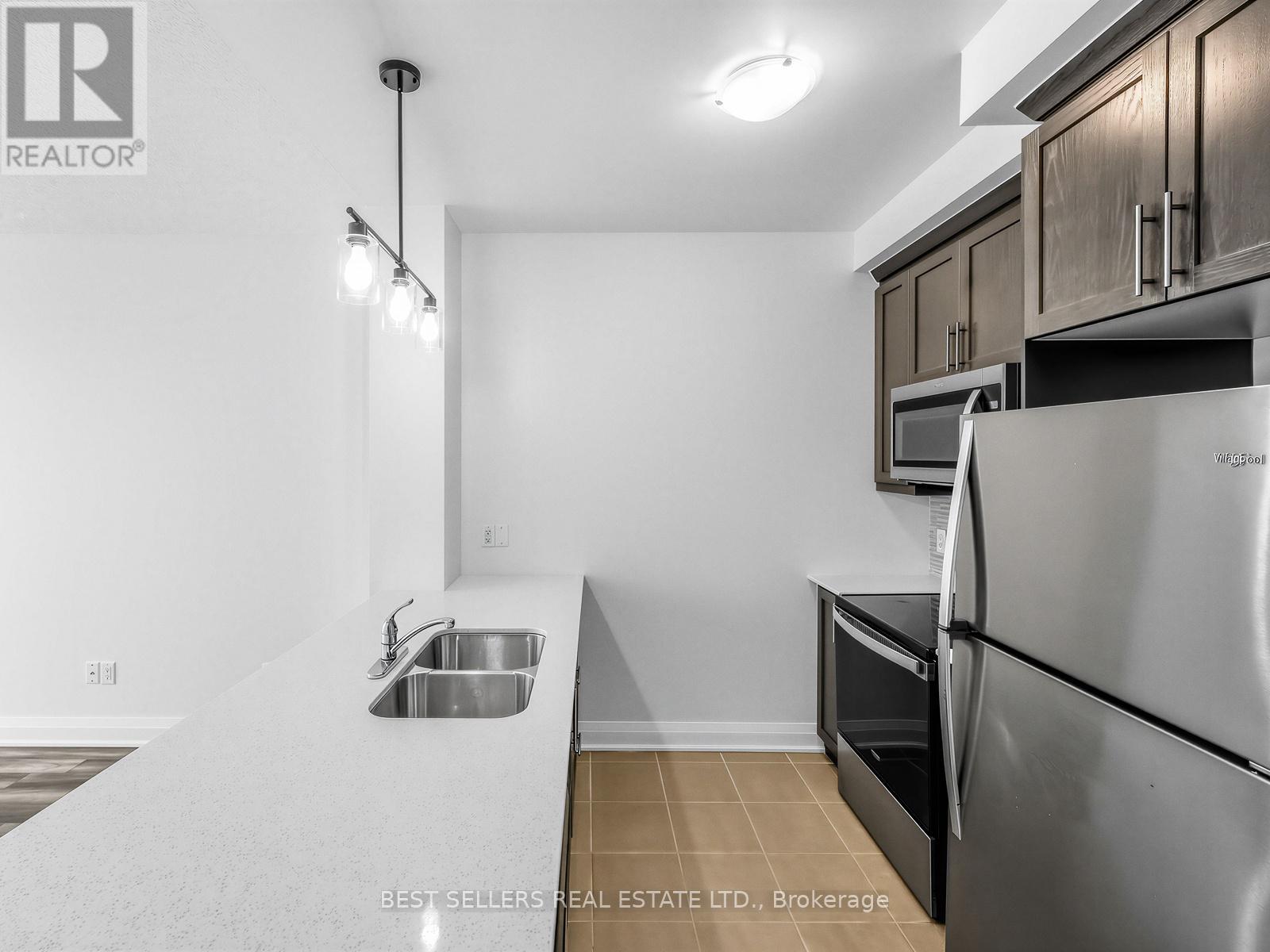 220 - 16 Concord Place, Grimsby, Ontario  L3M 0J1 - Photo 16 - X12841142