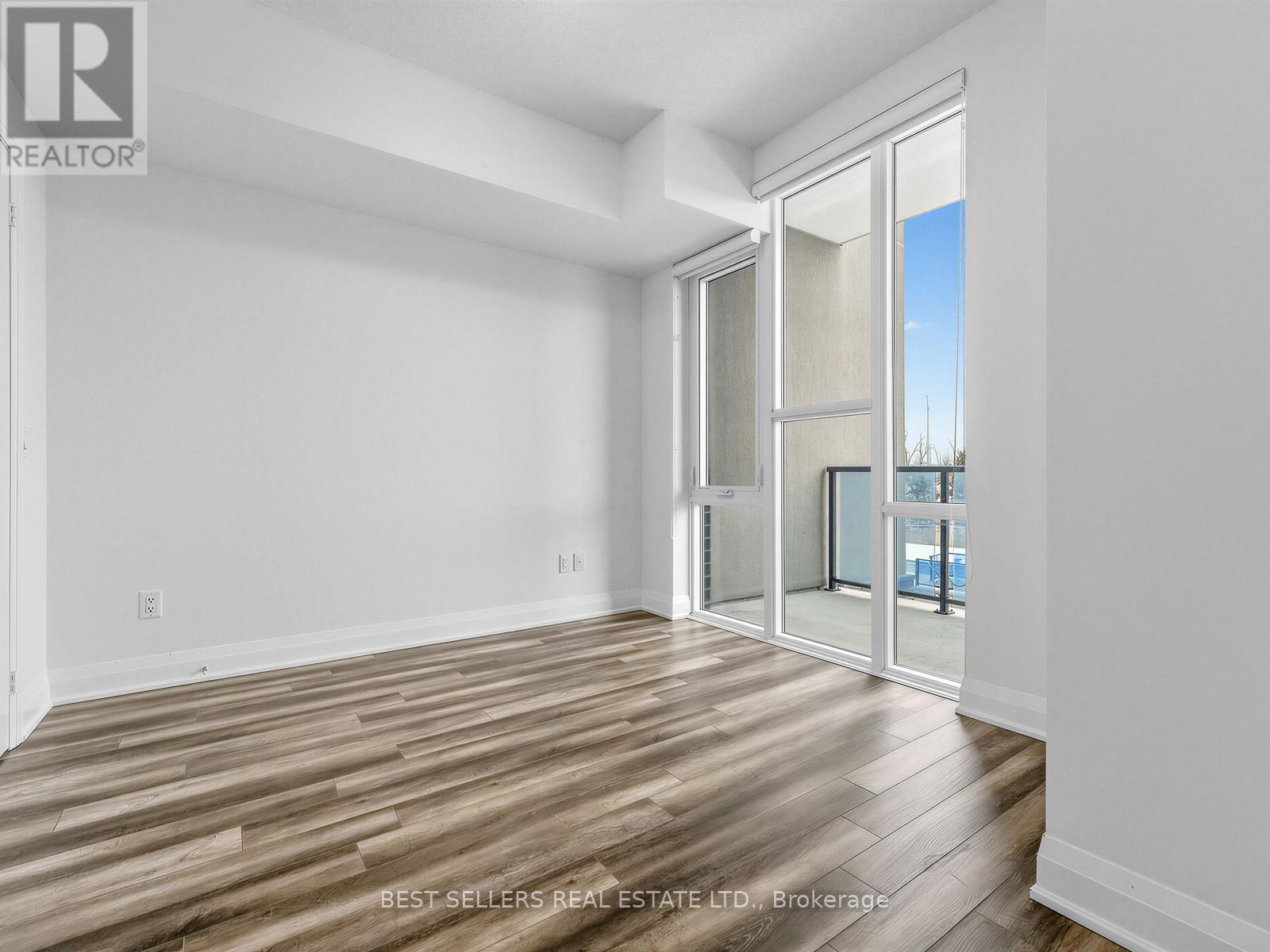 220 - 16 Concord Place, Grimsby, Ontario  L3M 0J1 - Photo 19 - X12841142