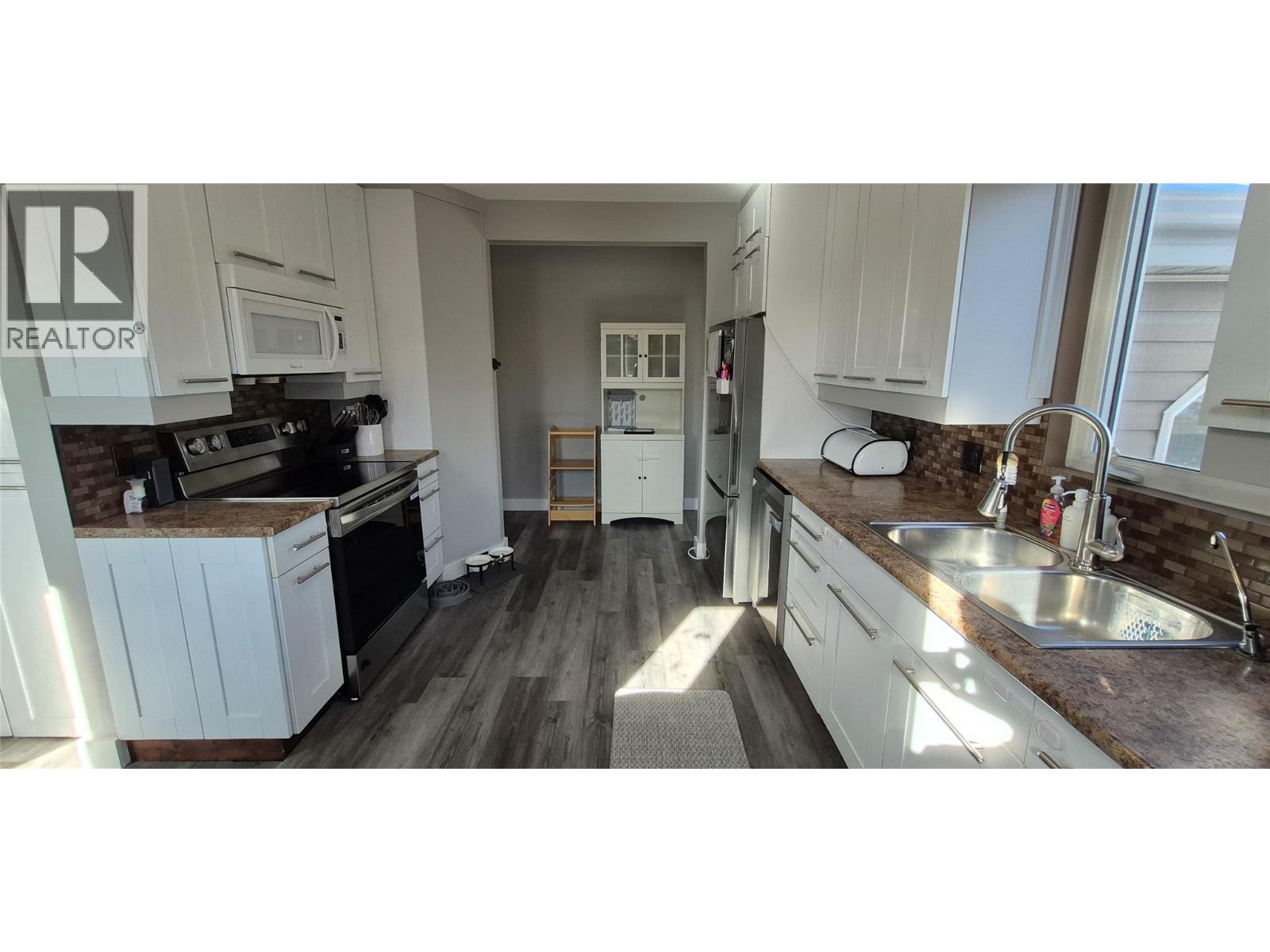 206 6th Avenue S, Cranbrook, British Columbia  V1C 2H6 - Photo 12 - 10377834