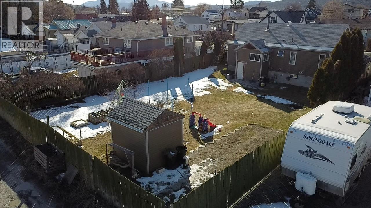 206 6th Avenue S, Cranbrook, British Columbia  V1C 2H6 - Photo 4 - 10377834