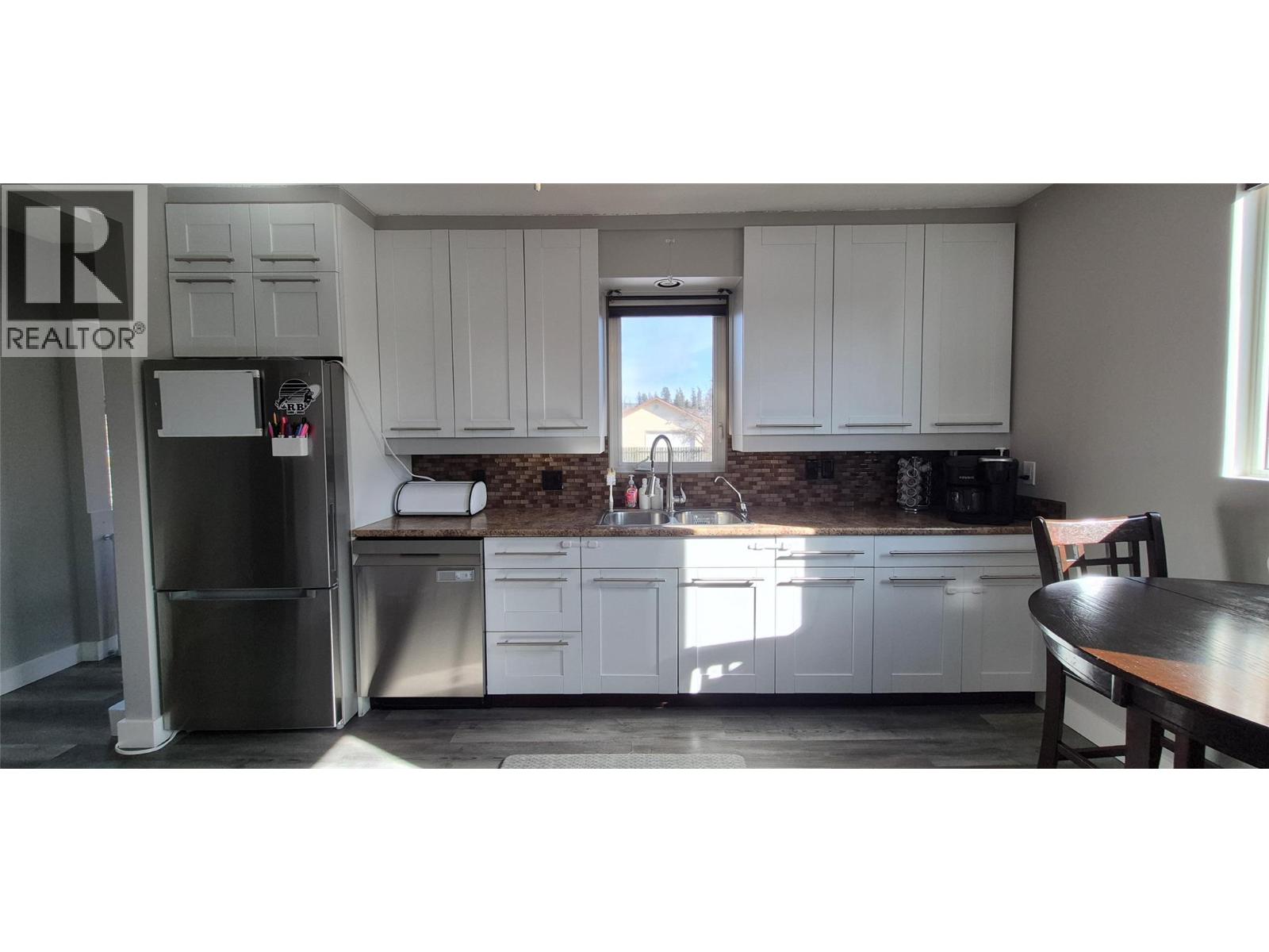 206 6th Avenue S, Cranbrook, British Columbia  V1C 2H6 - Photo 9 - 10377834