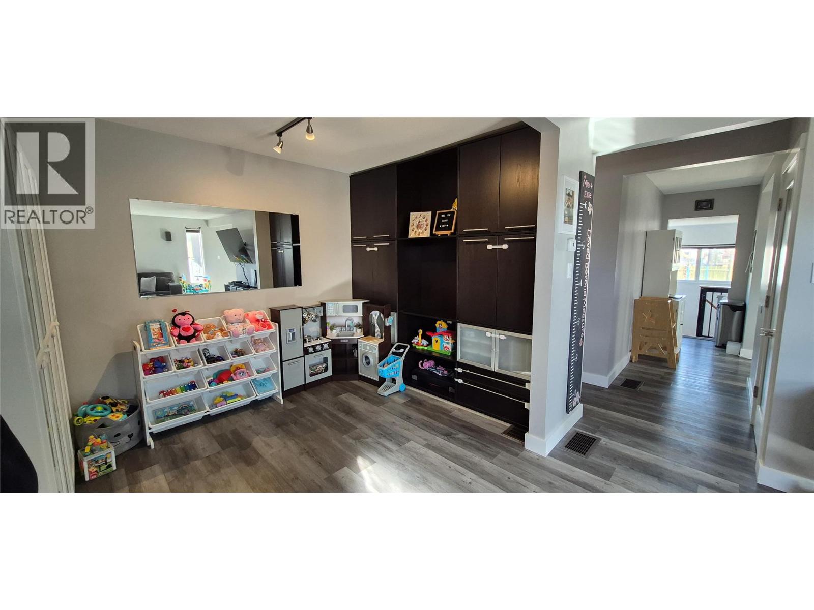 206 6th Avenue S, Cranbrook, British Columbia  V1C 2H6 - Photo 8 - 10377834