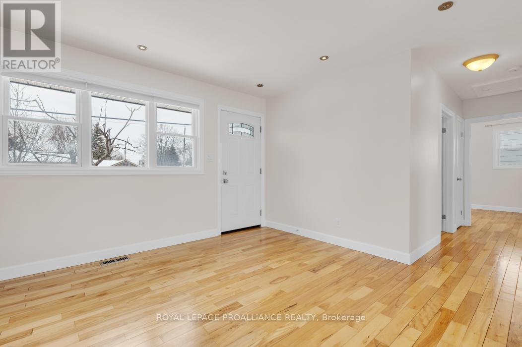 169 Wright Avenue, Belleville, Ontario  K8P 4E7 - Photo 4 - X12838612