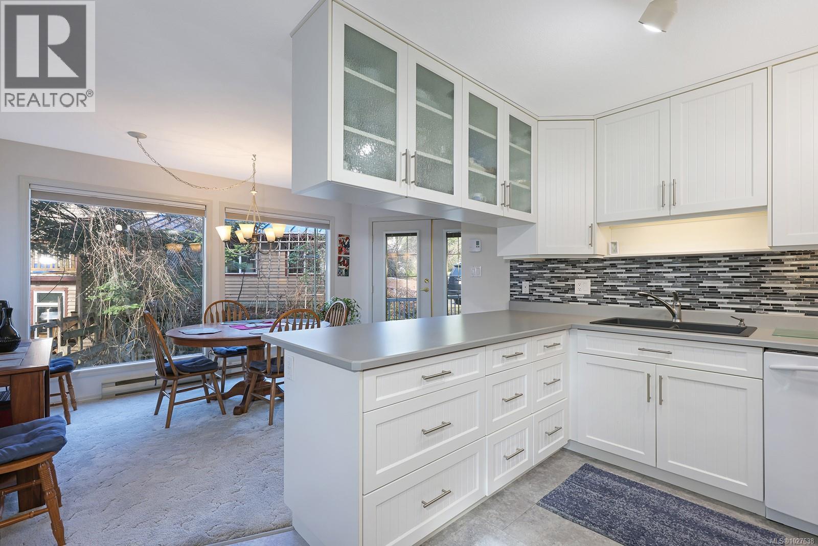 609 Totem Cres, Comox, British Columbia  V9M 3J8 - Photo 10 - 1027638