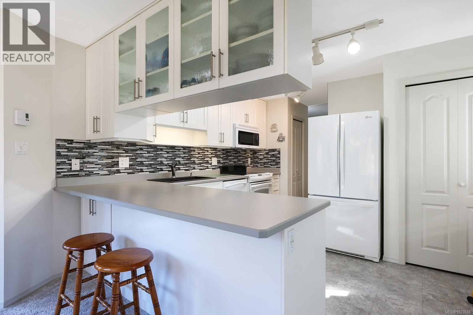 609 Totem Cres, Comox, British Columbia  V9M 3J8 - Photo 13 - 1027638