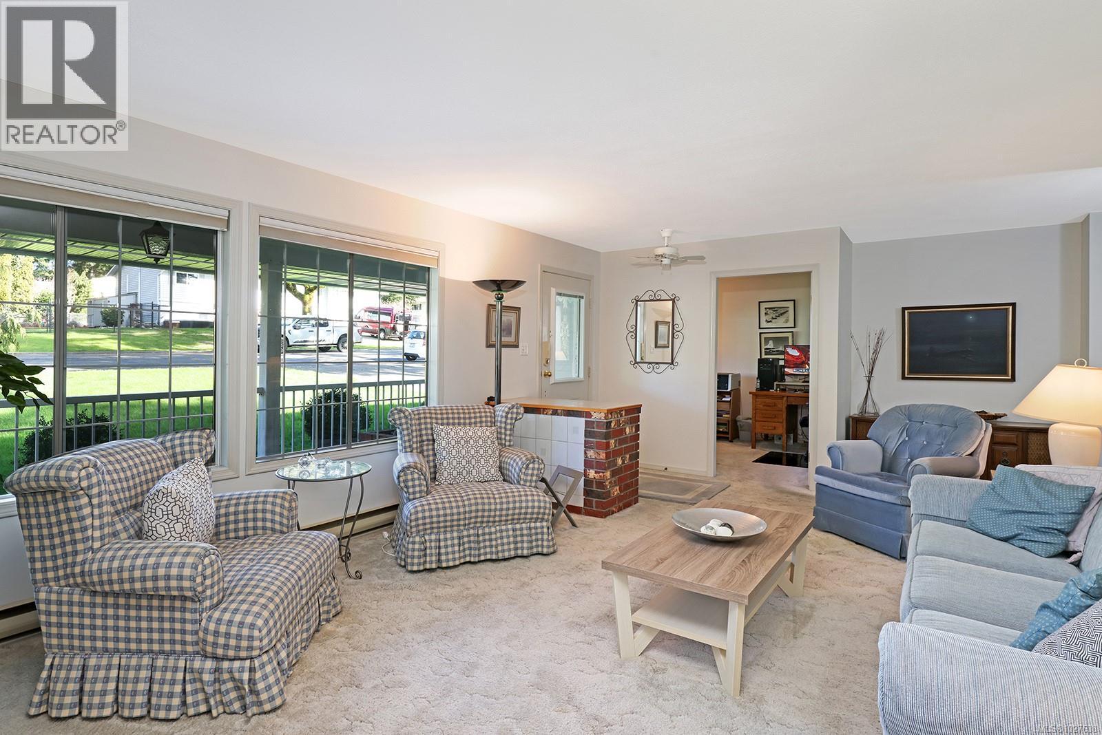 609 Totem Cres, Comox, British Columbia  V9M 3J8 - Photo 7 - 1027638