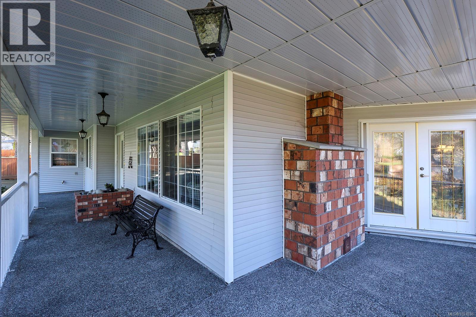 609 Totem Cres, Comox, British Columbia  V9M 3J8 - Photo 28 - 1027638