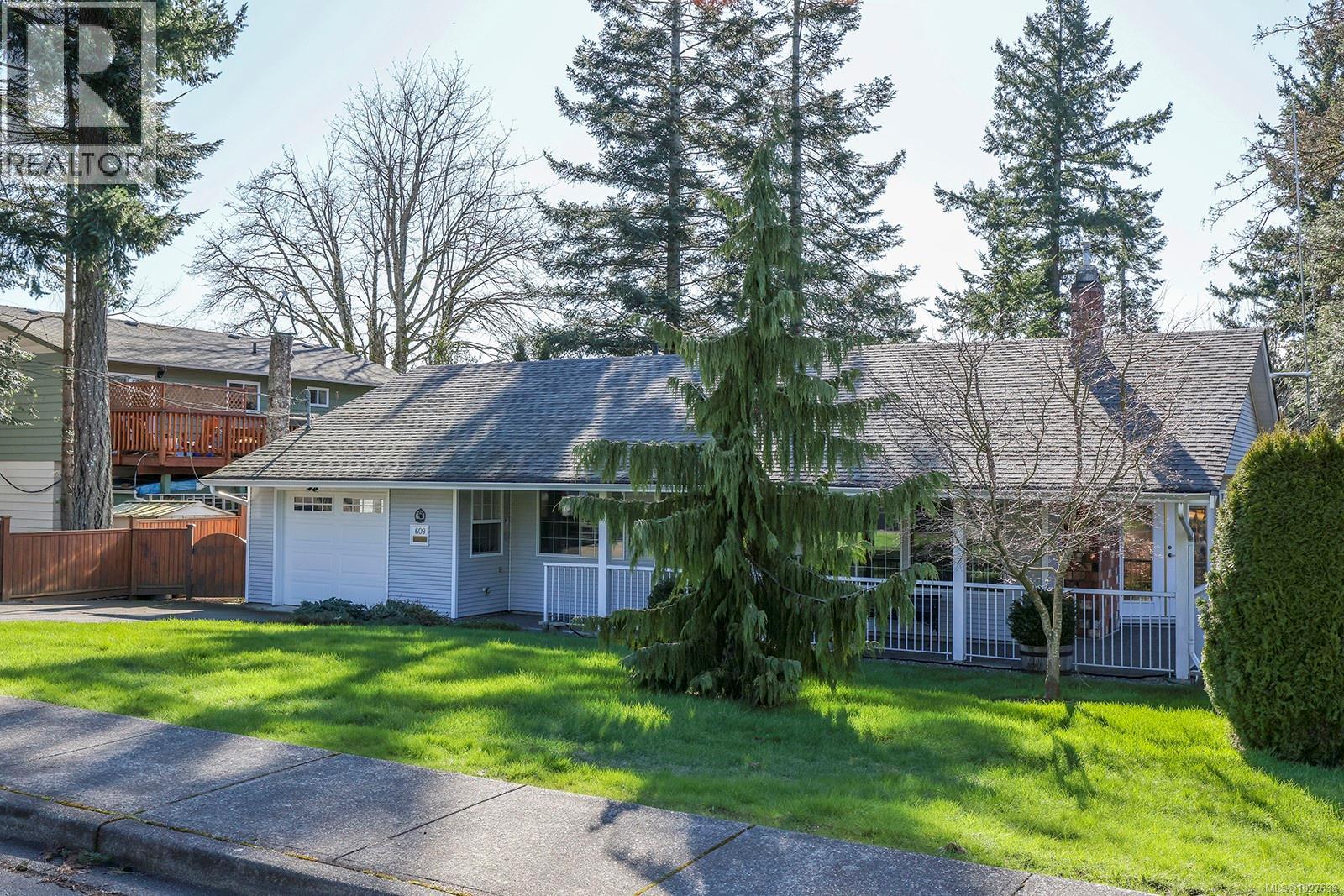 609 Totem Cres, Comox, British Columbia