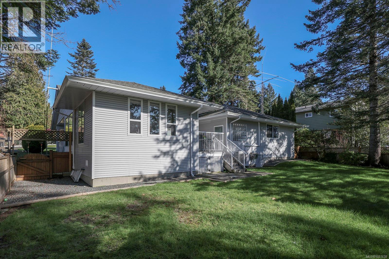 609 Totem Cres, Comox, British Columbia  V9M 3J8 - Photo 30 - 1027638