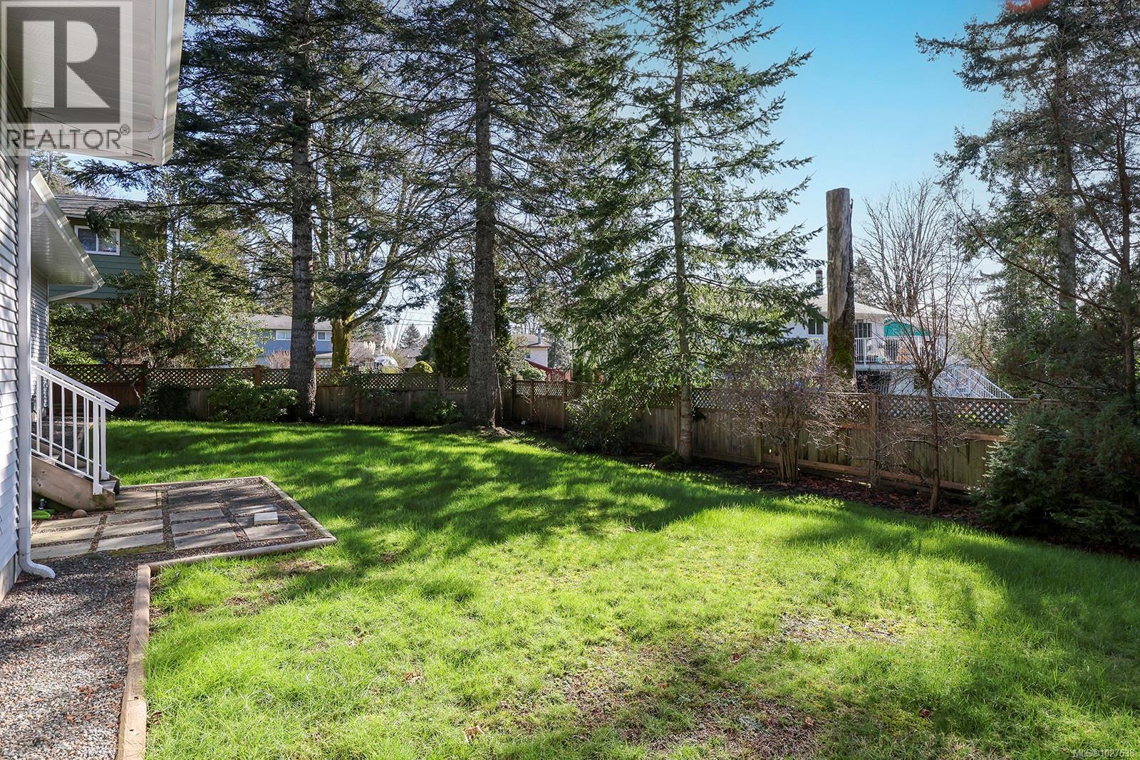 609 Totem Cres, Comox, British Columbia  V9M 3J8 - Photo 31 - 1027638