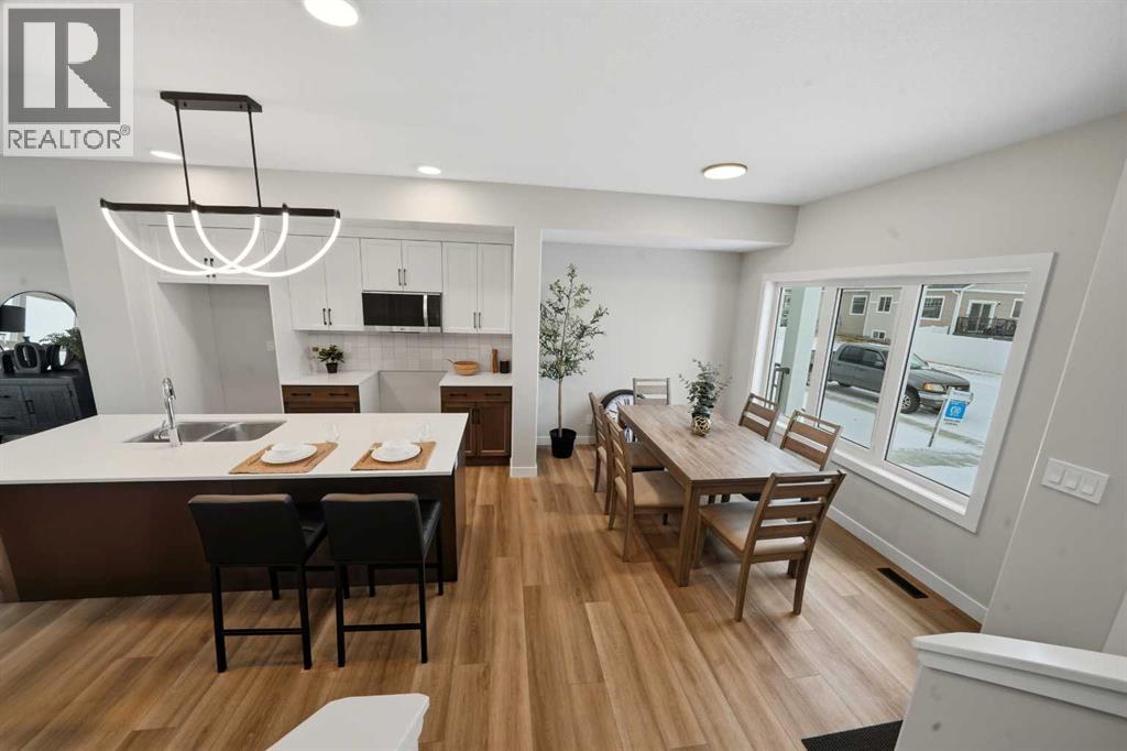 17 Gray Close, Sylvan Lake, Alberta  T4S 0W4 - Photo 3 - A2281956