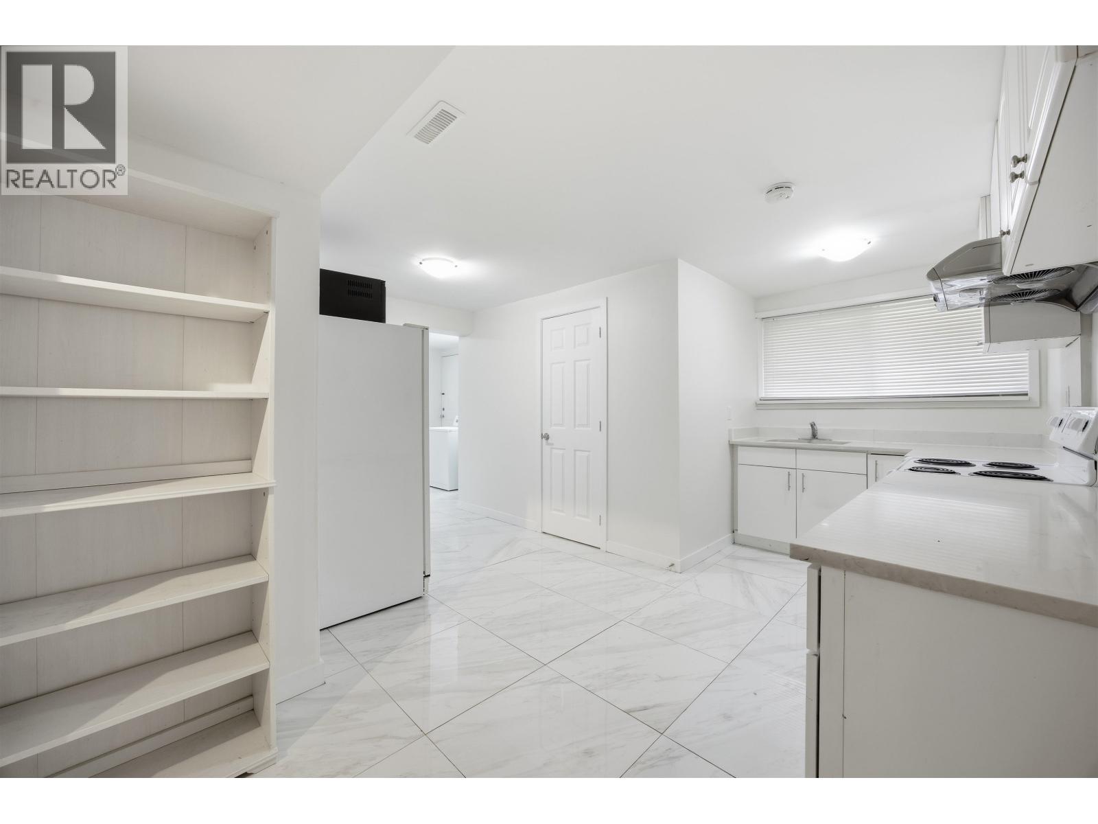 Lower 1106 Duthie Avenue, Burnaby, British Columbia  V5A 2R4 - Photo 8 - R3086843