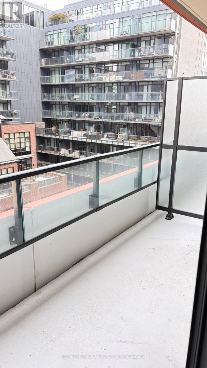 1019 - 180 Front Street E, Toronto, Ontario  M5A 0K9 - Photo 12 - C12836492