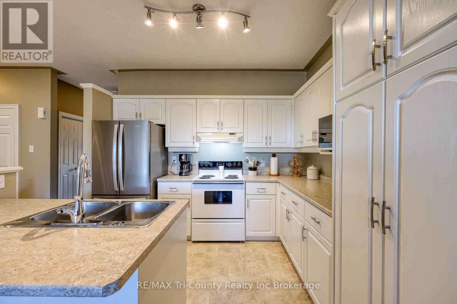 Unit 5 - 87 King Street W, Tillsonburg, Ontario  N4G 5V1 - Photo 3 - X12841276