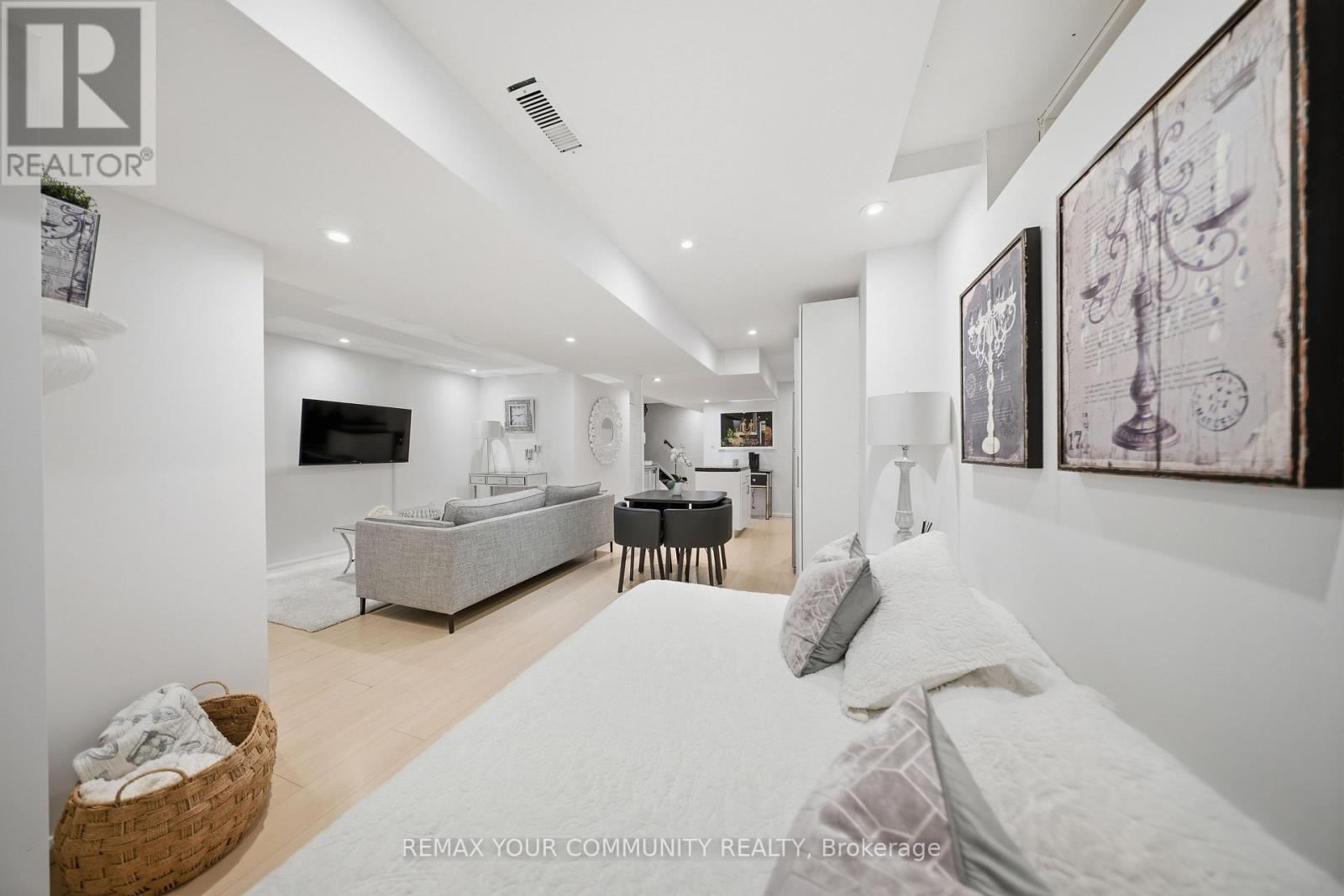 34 Kalmar Crescent, Richmond Hill, Ontario  L4E 3Z3 - Photo 30 - N12790358