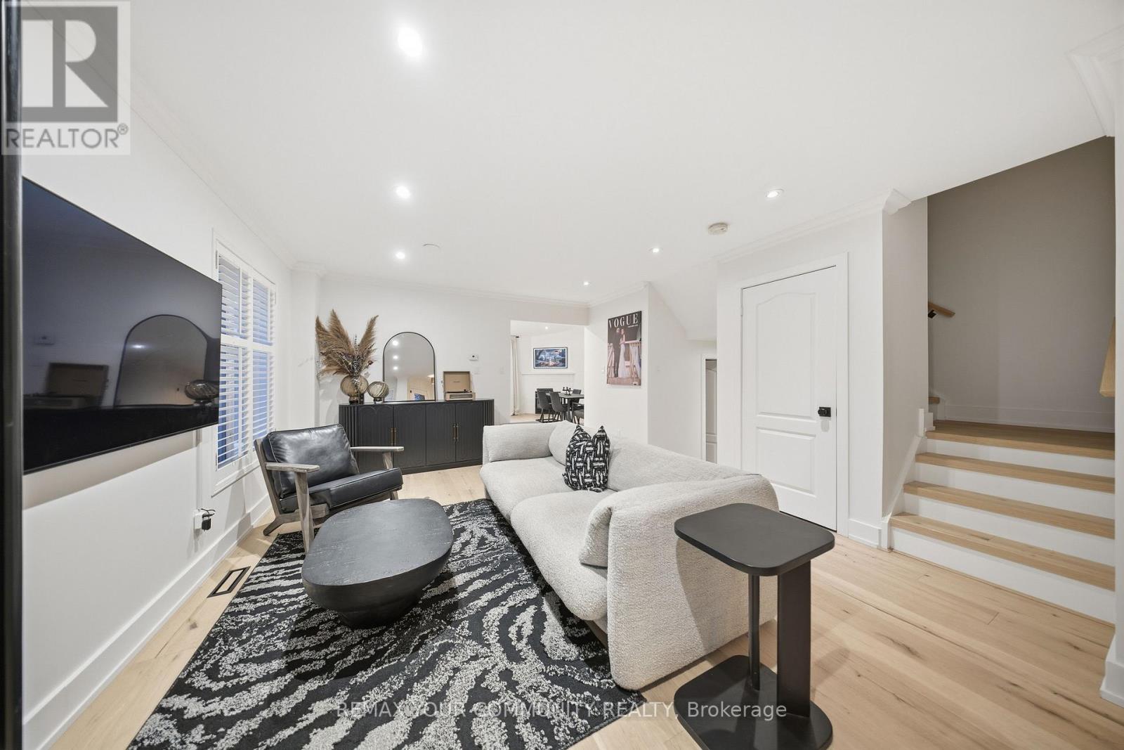 34 Kalmar Crescent, Richmond Hill, Ontario  L4E 3Z3 - Photo 12 - N12790358