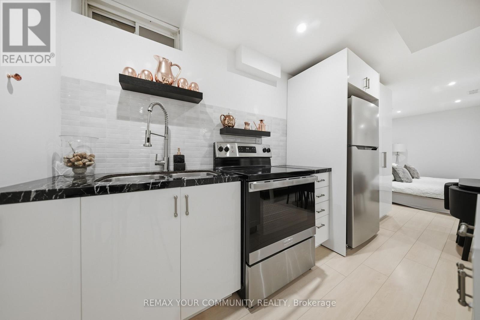 34 Kalmar Crescent, Richmond Hill, Ontario  L4E 3Z3 - Photo 32 - N12790358